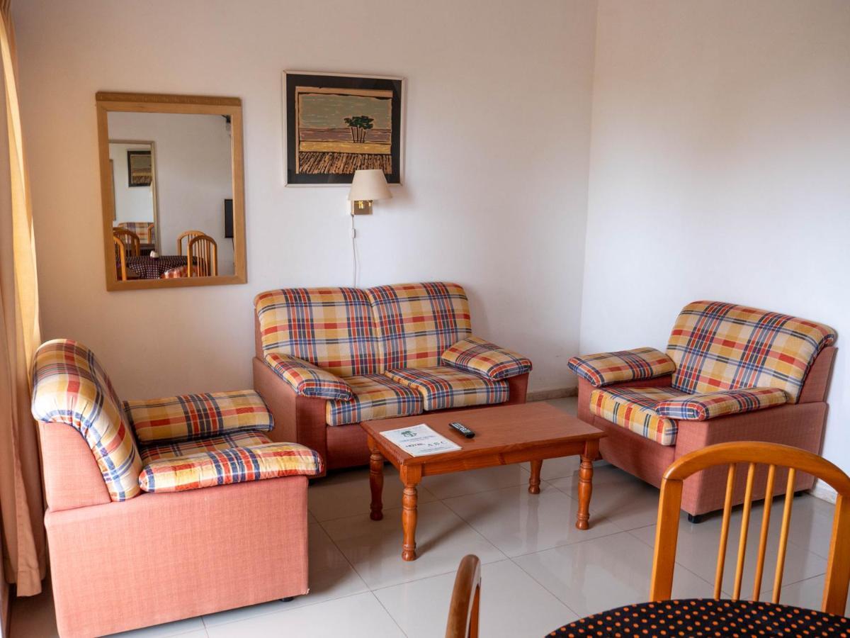 Cape Point Hotel Bakau Exterior photo