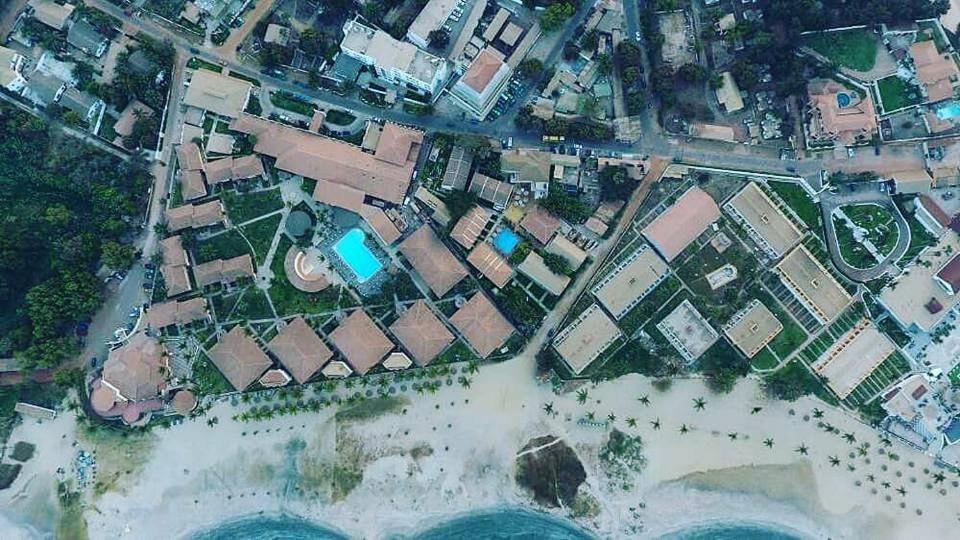 Cape Point Hotel Bakau Exterior photo