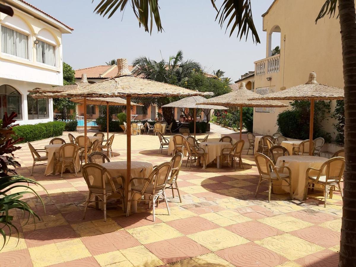 Cape Point Hotel Bakau Exterior photo