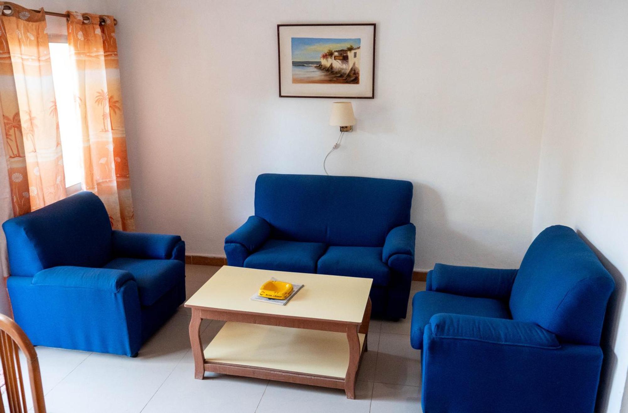 Cape Point Hotel Bakau Exterior photo
