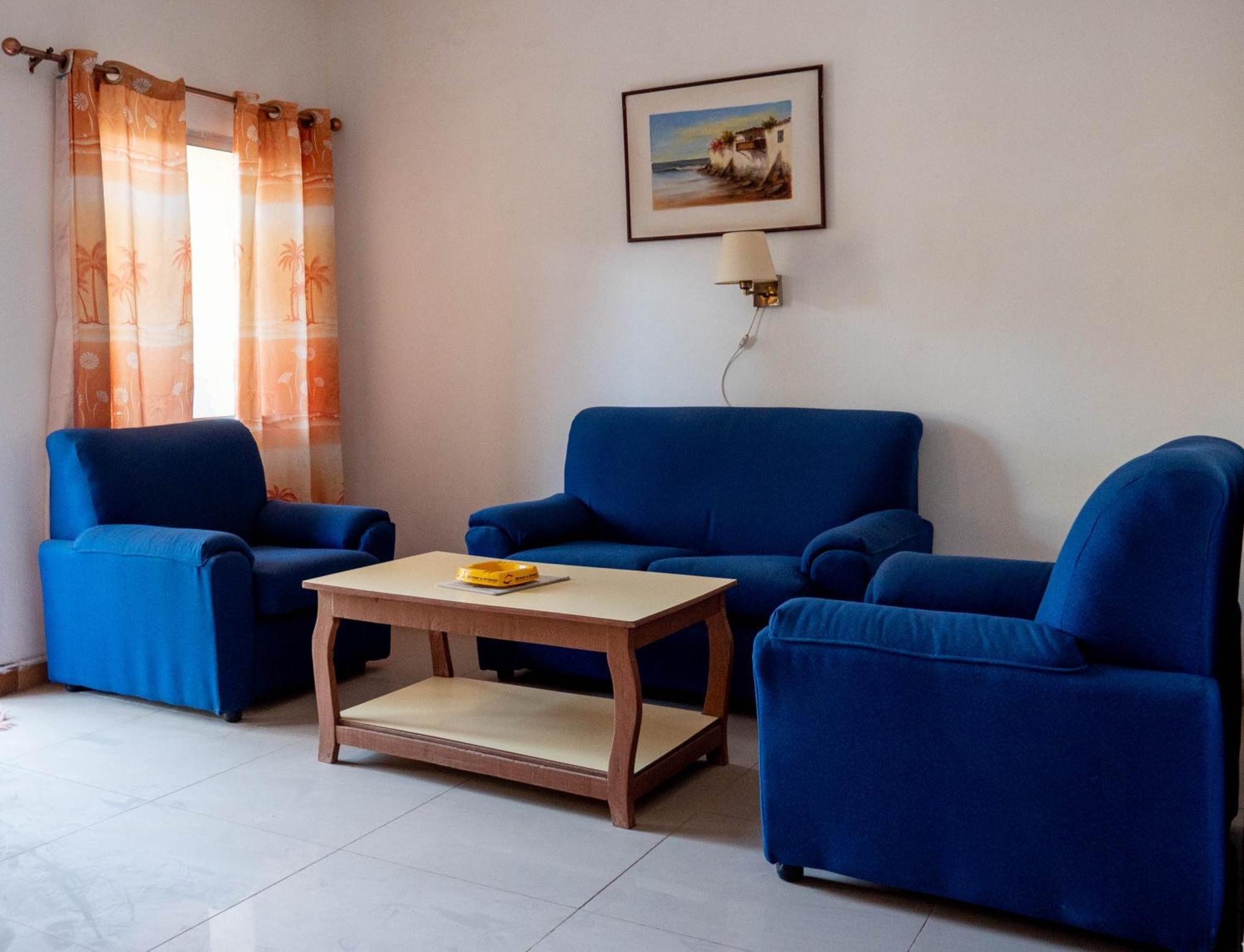 Cape Point Hotel Bakau Exterior photo